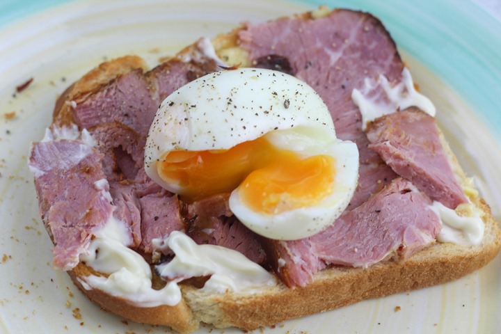 boiled egg with ham