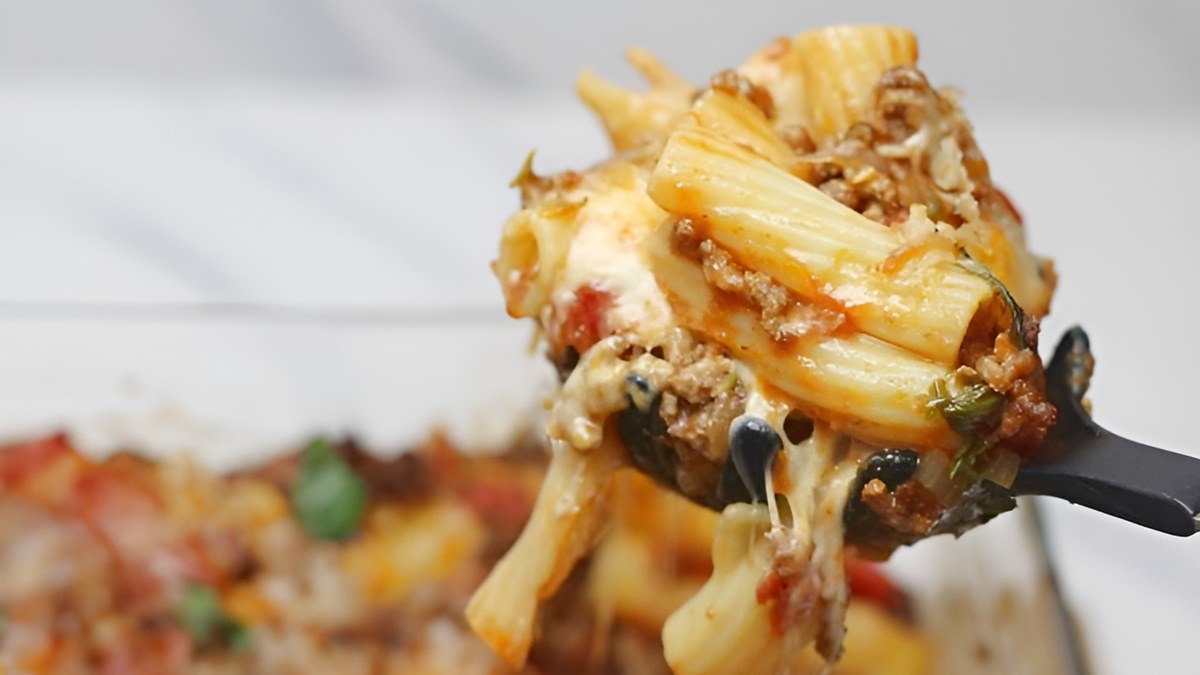 cheesy bolognese pasta bake