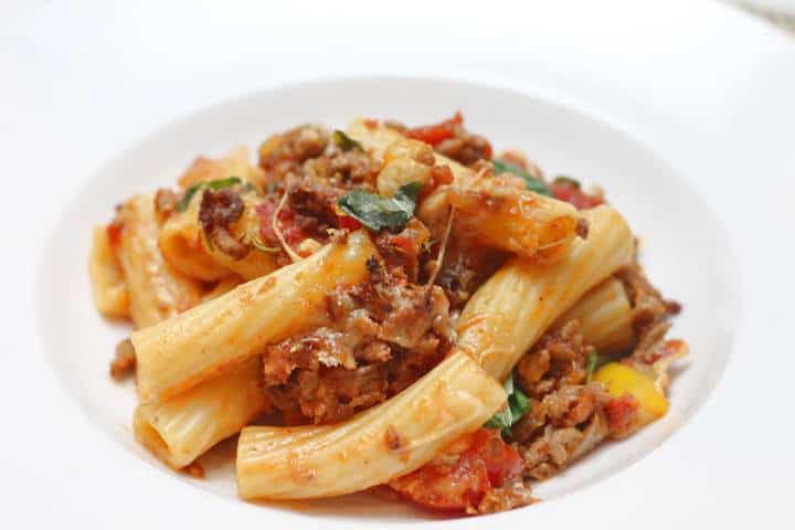 cheesy ziti rigatoni pasta dish spag bol