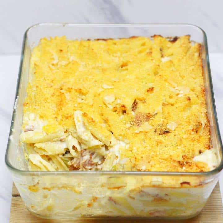 delicious and easy white sauce pasta bake recipe #leek #pasta #pastafoodrecipes #pastarecipes #pastabake #bacon #alfredosauce #recipe #recipes #food #foodie #foodlovers #foodrecipes #recipeideas #recipesfordinner #recipeseasy #recipecards #recipeshealthy #recipeseasyfast #recipesfordinnereasy #meals #easyrecipe #quickrecipe #easymeals #cooking #cook #foodblogger #foodideas #foodismedicine #recipeoftheday