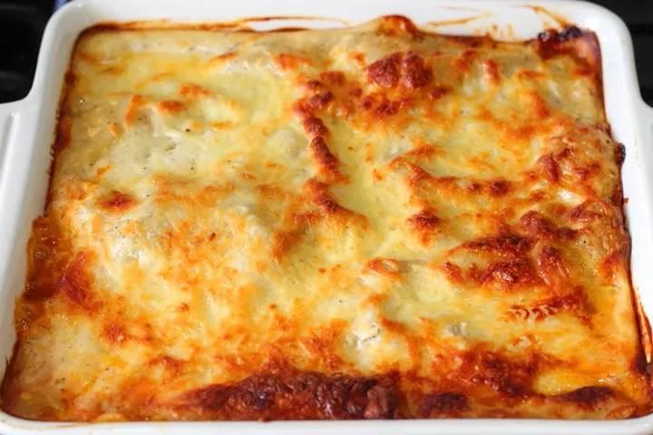 Classic Lasagna Recipe - great food for a dinner party!!