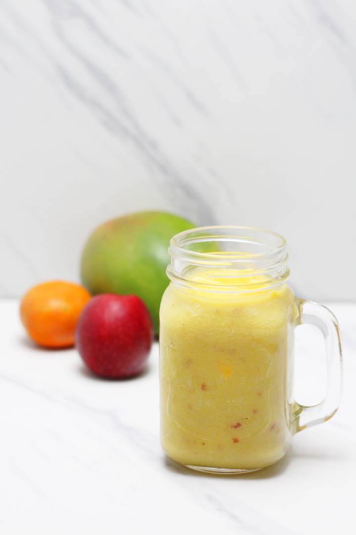 Frozen Mango Apple Banana Smoothie - a super heathy breakfast start!