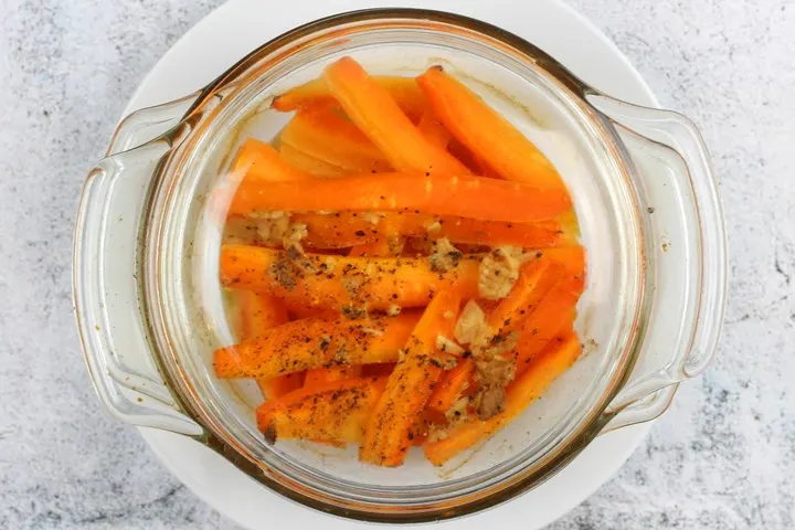 baked carrots with garlic