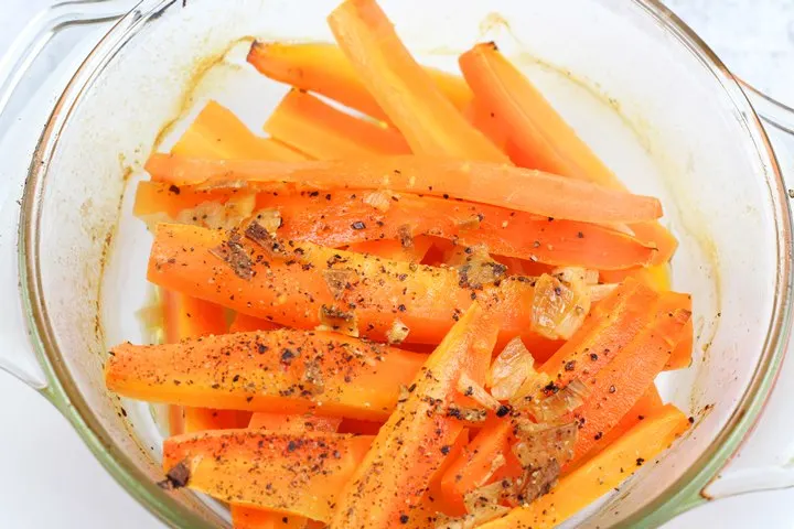 oven baked carrots in garlic