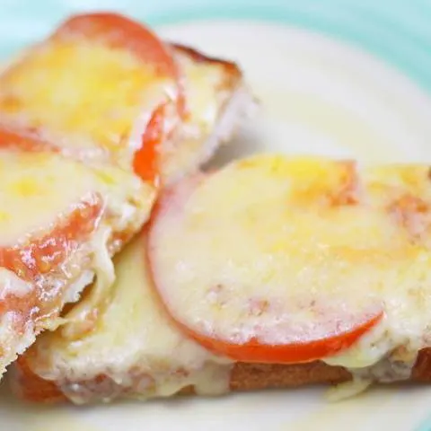 Grilled cheese and tomato sandwich