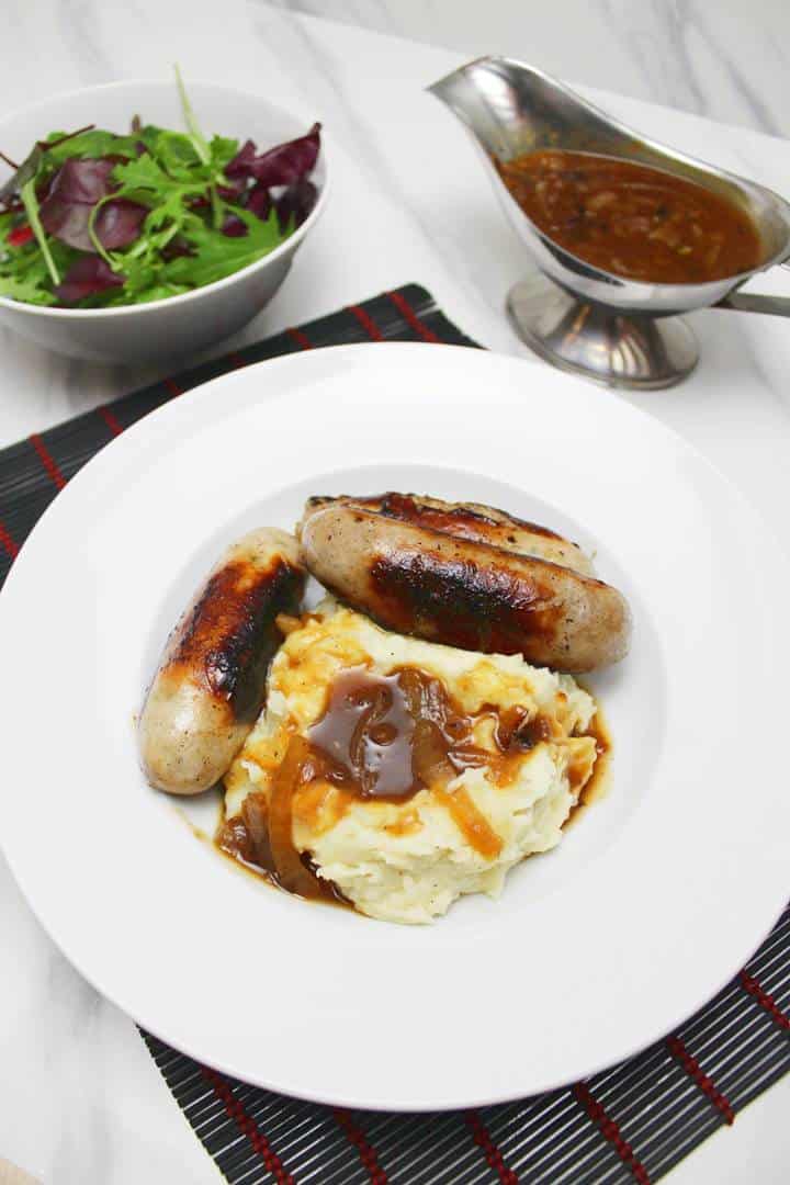 https://recipesformen.com/wp-content/uploads/2019/03/sausage-and-mash4.jpg