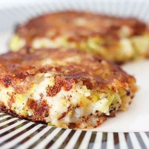 bubble and squeak cakes with sprouts