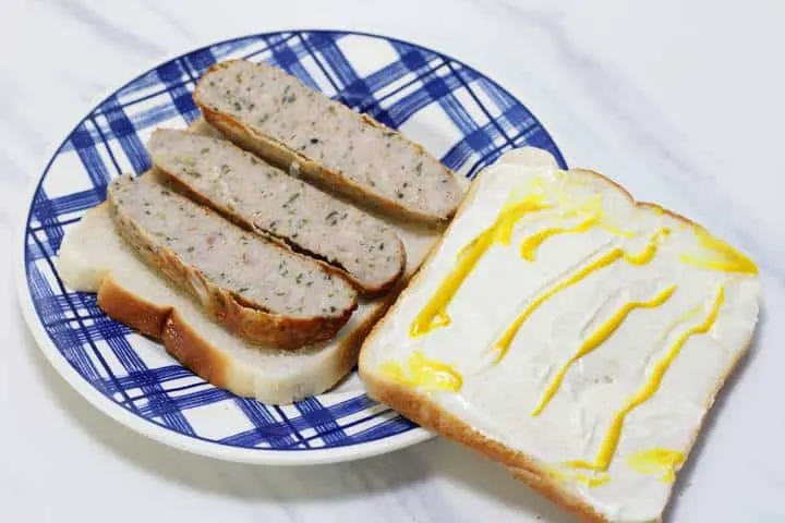 sausage sandwich breakfast