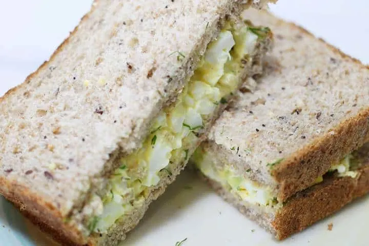 creamy egg salad sandwich