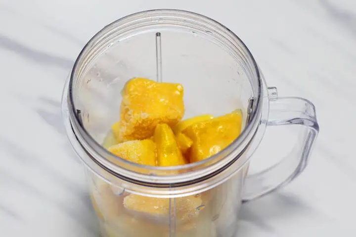 mango pineapple smoothie recipe
