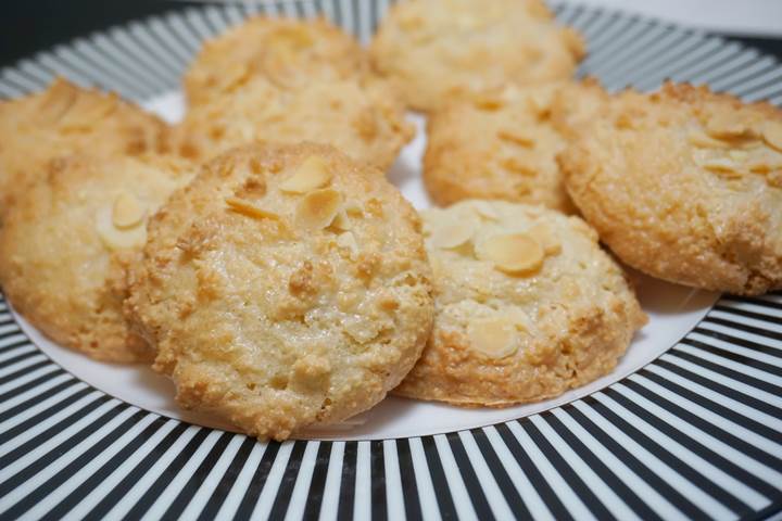 almond macaroon cookies