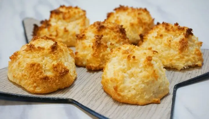 chewy coconut macaroons