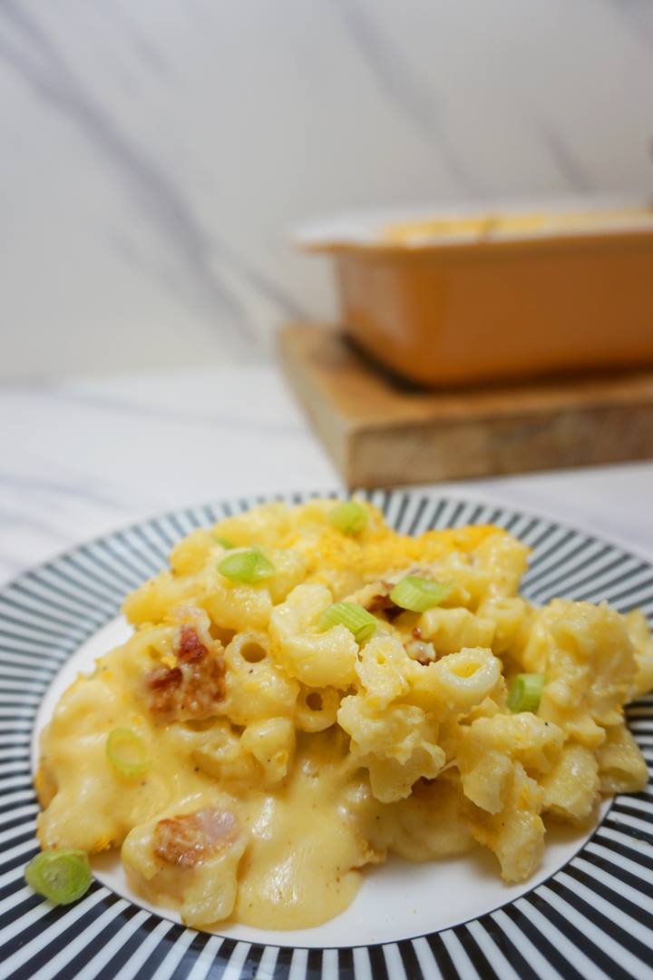 bacon and mac and cheese