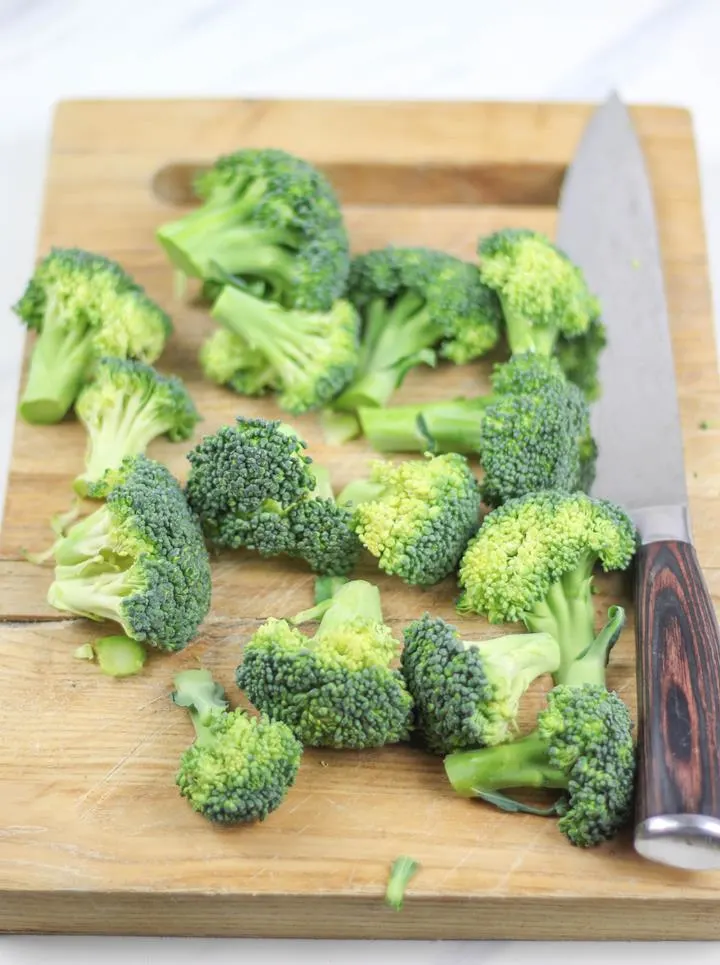 cut broccoli florets