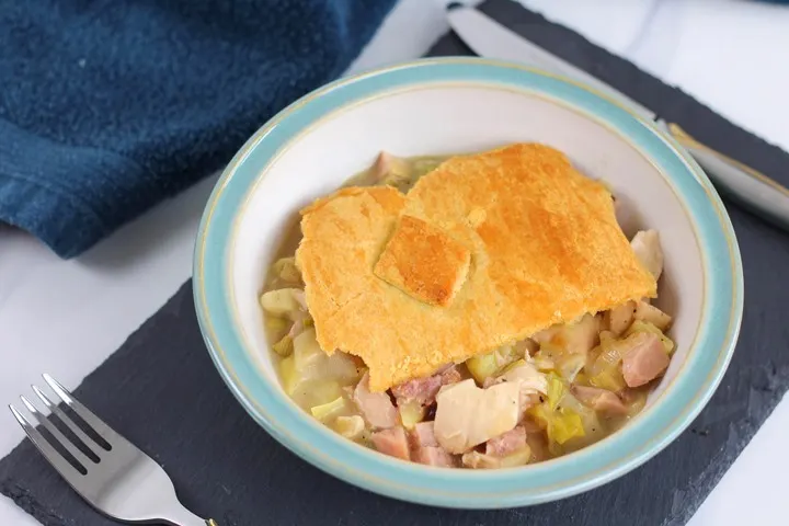 chicken and ham and leek pie