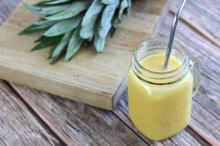 fresh pineapple smoothie