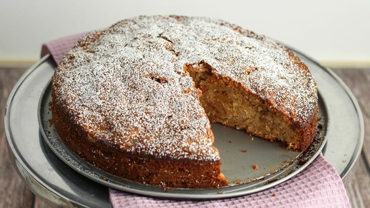 Raw Apple Cake - a perfect recipe for your afternoon tea!