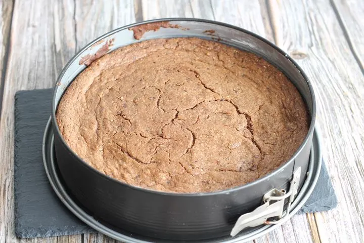 round baking tin