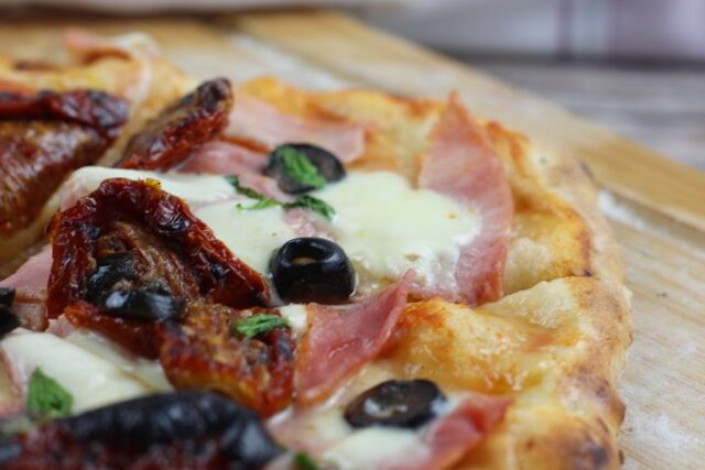 Authentic Italian Pizza - make your own thin Italian pizza dough!