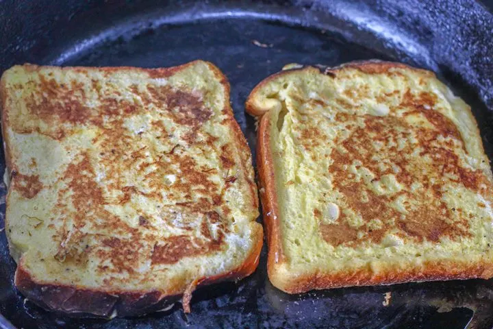 eggy toast in the pan