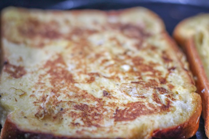 pan fried egg bread