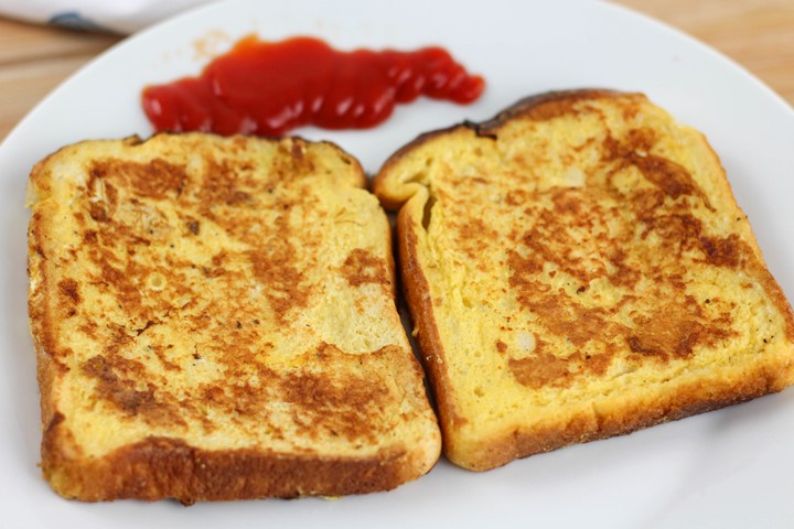 Eggy Bread - A Quick and Easy Savoury Breakfast Idea - ready in 5 mins!