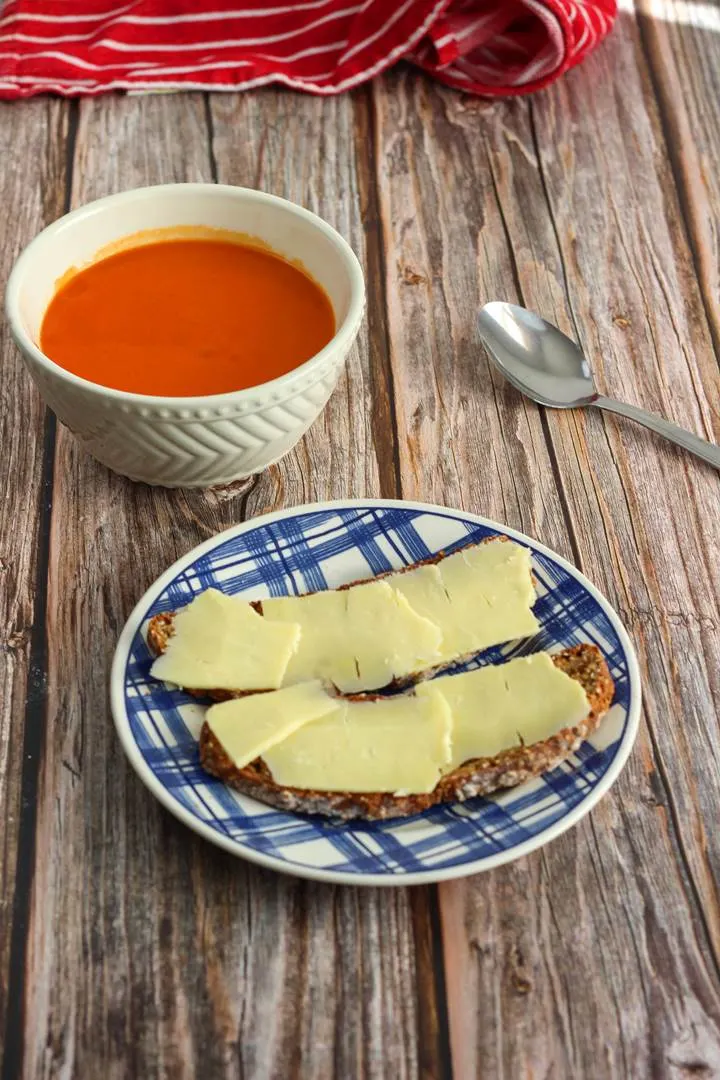 tomato soup and irish bread