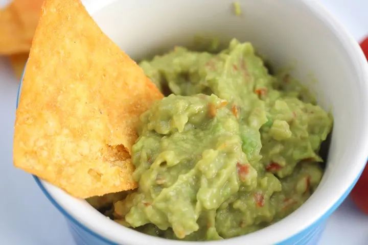 homemade spicy guacamole