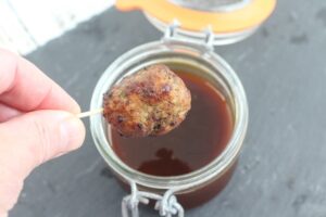 Meatball Dipping Sauce - delicious meatball sweet & sour sauce