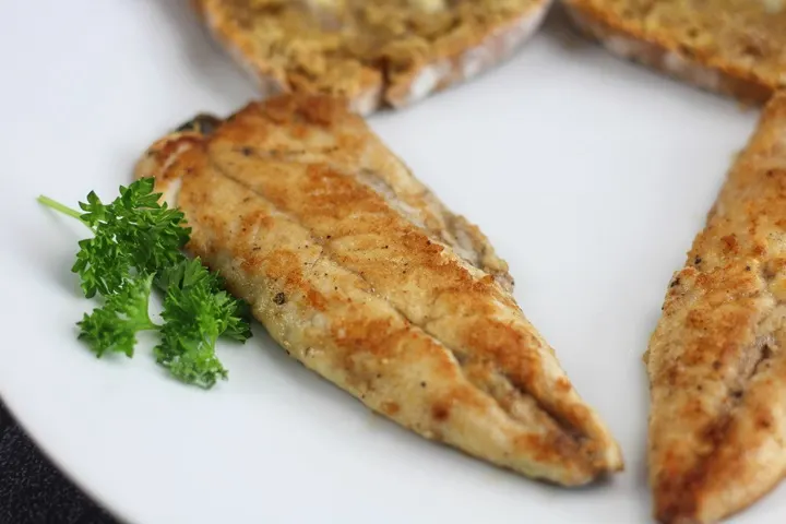 pan seared mackerel fillets