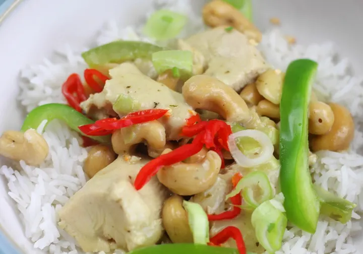 calories in cashew chicken