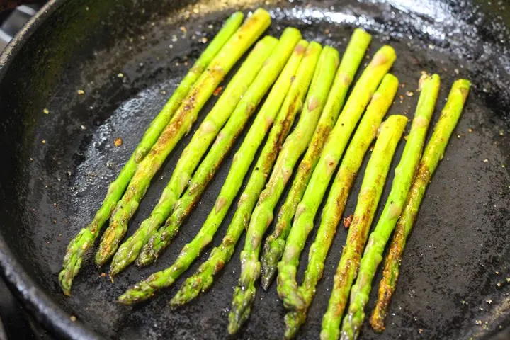 pan seared asparagus