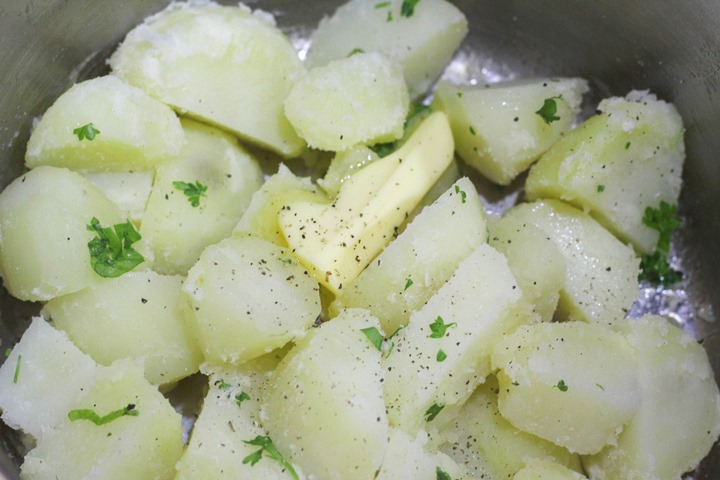 boiled potatoes with butter