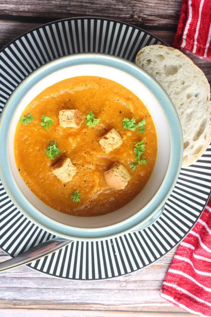 Creamy Carrot Ginger Soup (vegan) – A Simple Palate