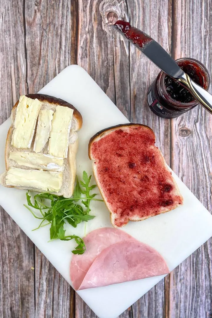 camembert cranberry toastie