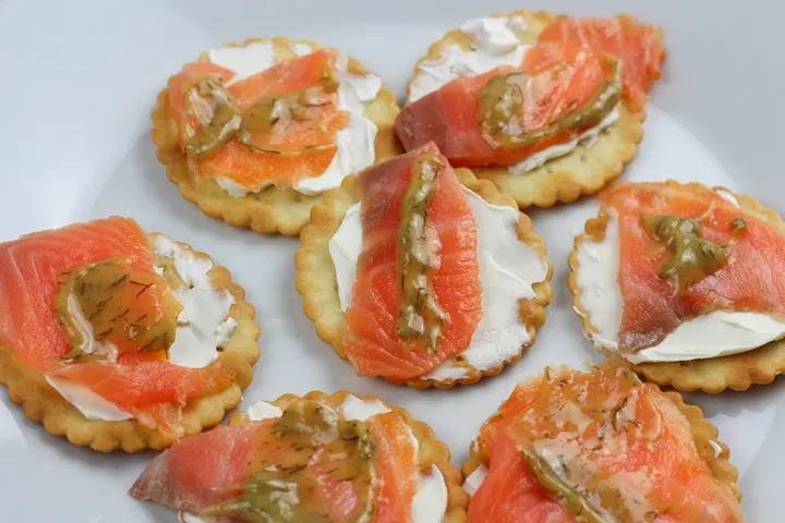 salmon with crackers