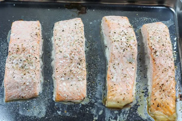 roasted salmon fillets