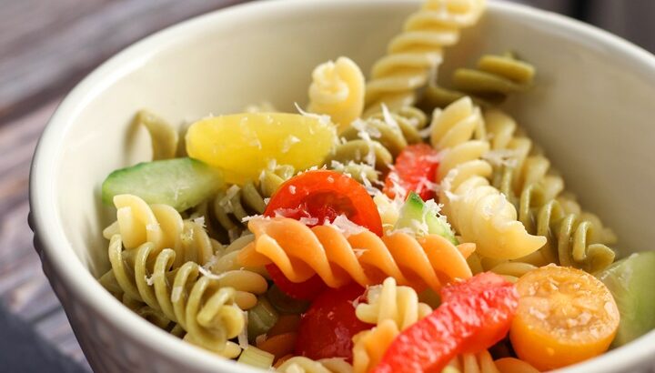 pasta salad with cucumbers and italian dressing