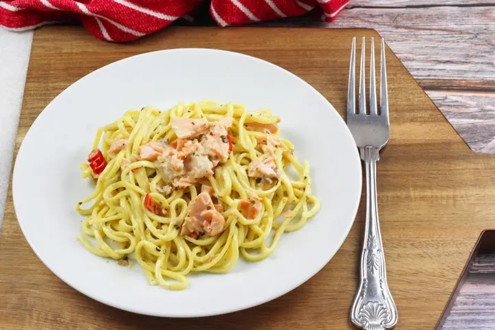 creamy lemon salmon pasta