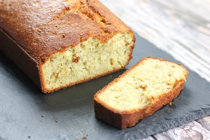 pistachio banana cake