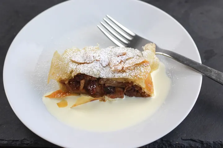 mini apple strudel