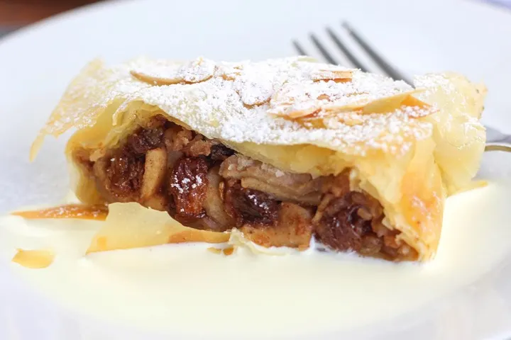 apple strudel germany