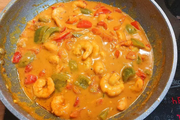 thai prawn curry